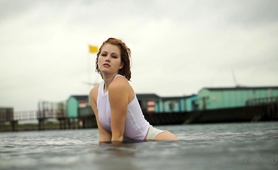 Beautiful Redhead Milf Model Flashes Her Hot Curves Outdoors