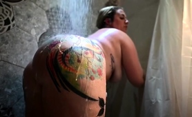 Bootylicious Cougar Showing Off Her Curves In The Shower